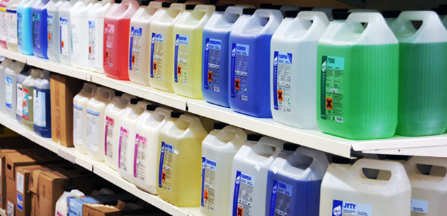 Siivousaineet ja välineet