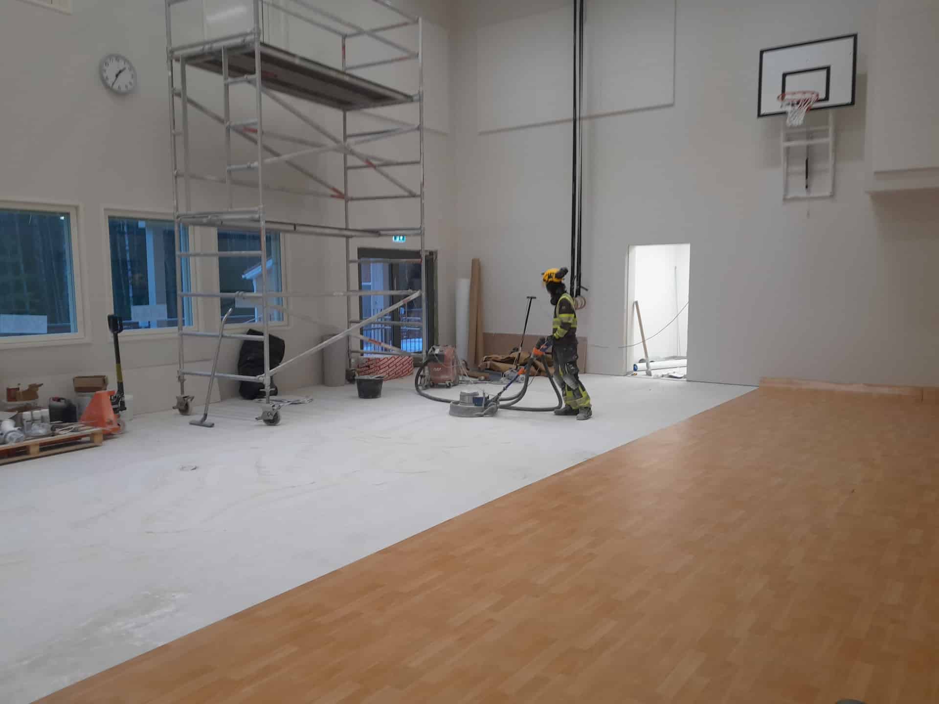 Lattiatyöt ja mattoasennukset