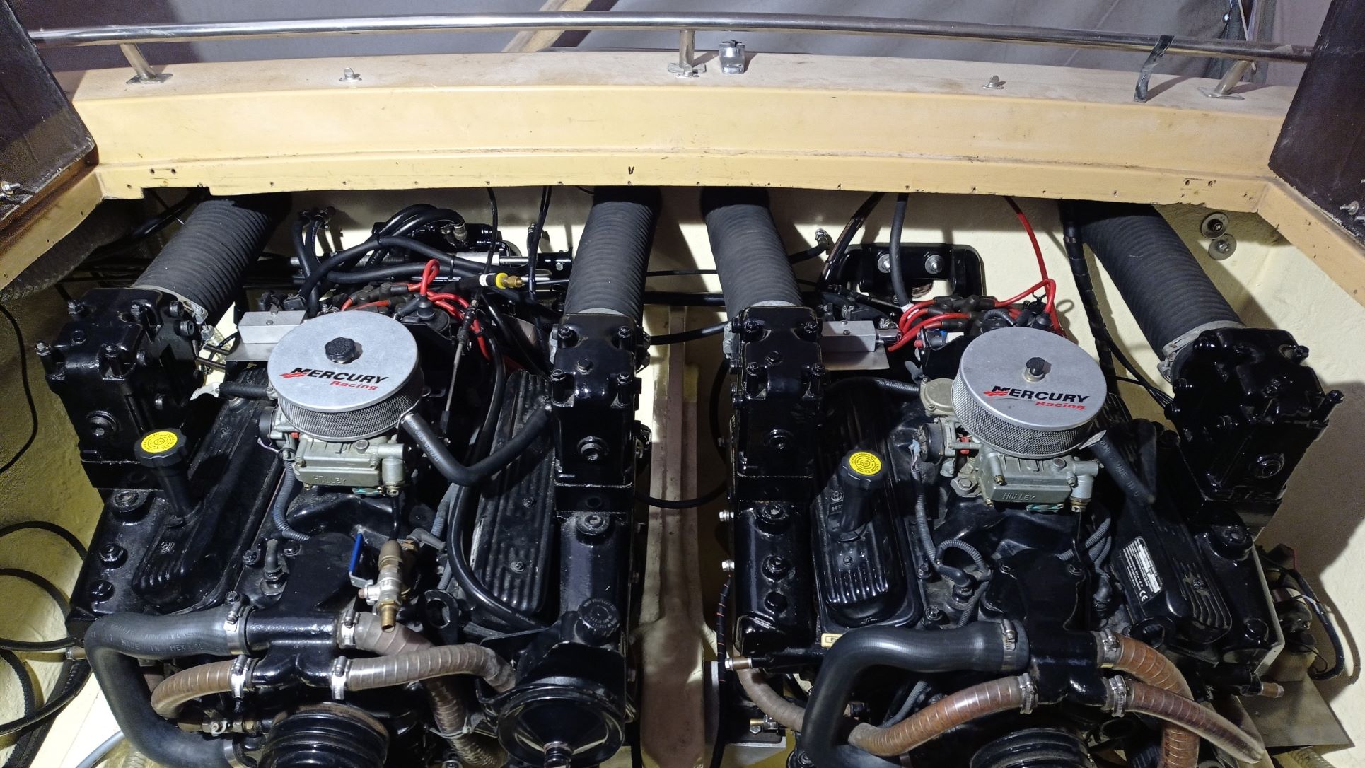 Veneen moottorihuolto